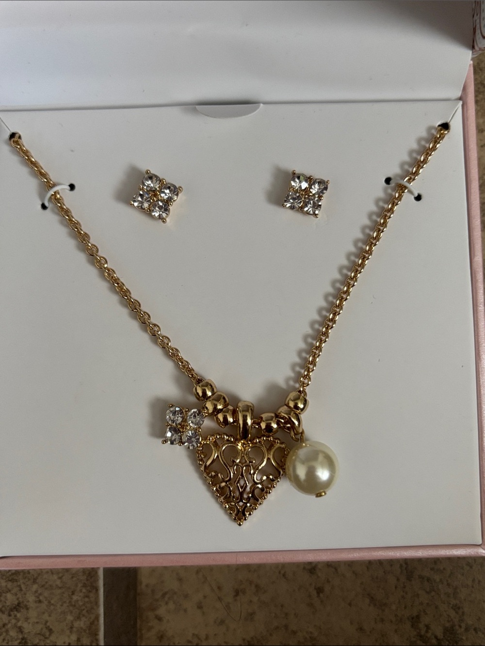 New Charter Club Necklace and Earrings gold tone Heart Pendant Jewelry Set